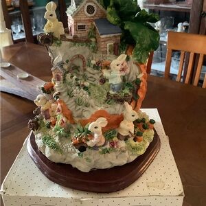 🥕Easter Carrot House Bunny Village Figurine w/ box Large Resin Spring Display